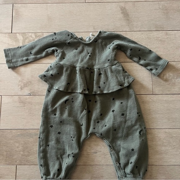 Kate Quinn Baby Girl One Piece Ruffle Jumpsuit Romper - Picture 4 of 5